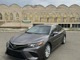 Toyota Camry 2018 годаүшін10 800 000 тг. в Уральск – фото 2