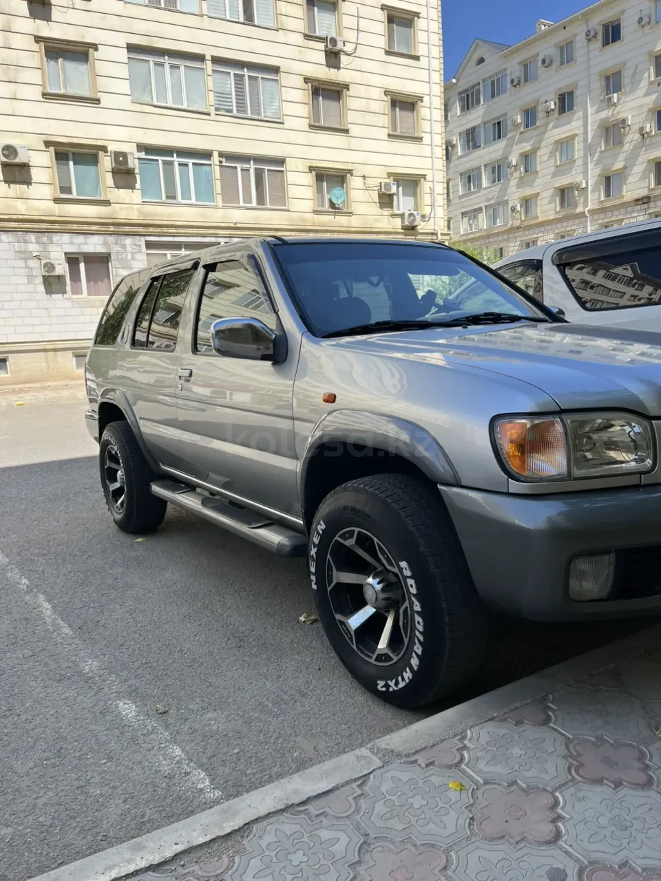 Nissan Pathfinder, 2004
