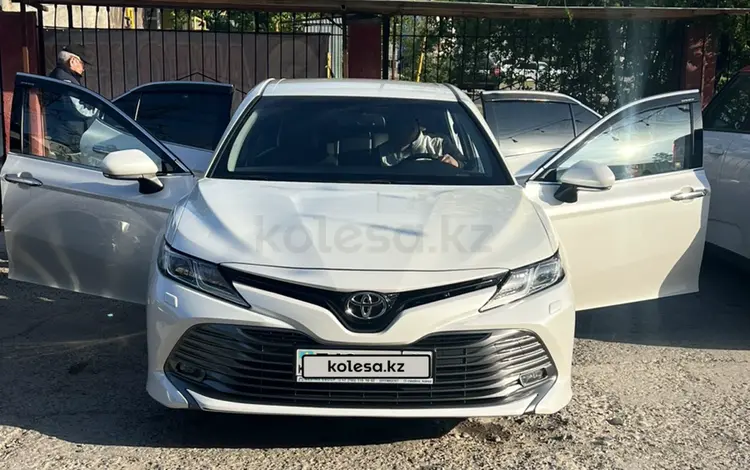 Toyota Camry 2018 годаfor14 000 000 тг. в Шымкент