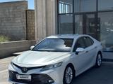Toyota Camry 2018 года за 14 600 000 тг. в Шымкент – фото 3
