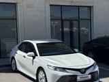 Toyota Camry 2018 года за 14 600 000 тг. в Шымкент