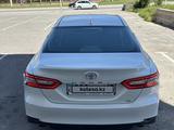 Toyota Camry 2018 года за 14 600 000 тг. в Шымкент – фото 5