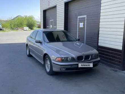 BMW 520 1997 года за 2 300 000 тг. в Алматы