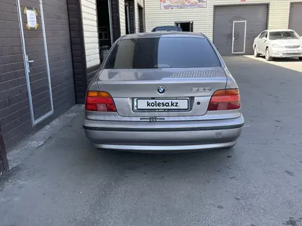 BMW 520 1997 года за 2 300 000 тг. в Алматы – фото 4