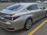 Lexus ES 300h 2020 года за 18 000 000 тг. в Алматы – фото 2