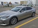 Lexus ES 300h 2020 года за 18 000 000 тг. в Алматы