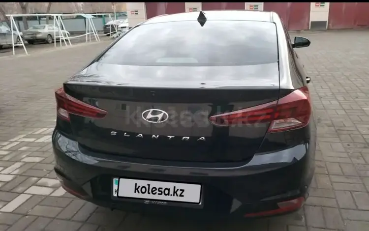 Hyundai Elantra 2018 года за 8 500 000 тг. в Усть-Каменогорск