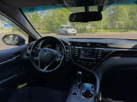 Toyota Camry 2020 года за 14 000 000 тг. в Костанай – фото 9