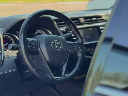 Toyota Camry 2020 года за 14 000 000 тг. в Костанай – фото 10