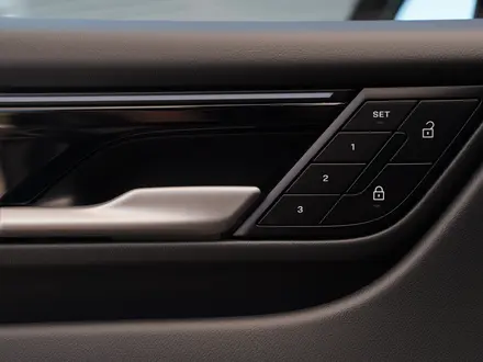 Porsche Macan 2025 года за 66 035 750 тг. в Астана – фото 26