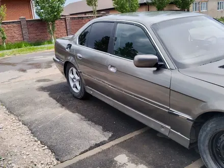 BMW 730 1995 года за 1 900 000 тг. в Астана