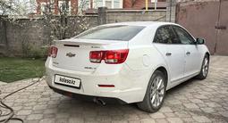 Chevrolet Malibu 2014 года за 6 000 000 тг. в Алматы – фото 2