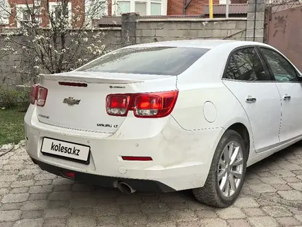 Chevrolet Malibu 2014 года за 6 000 000 тг. в Алматы – фото 2