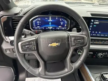 Chevrolet Silverado 2023 года за 45 500 000 тг. в Алматы – фото 6