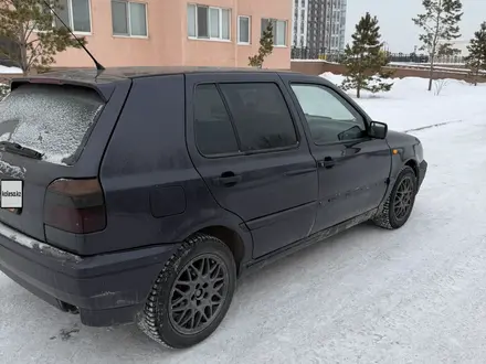 Volkswagen Golf 1995 года за 1 500 000 тг. в Астана – фото 5