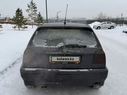 Volkswagen Golf 1995 года за 1 500 000 тг. в Астана – фото 6