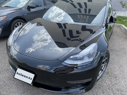 Tesla Model 3 2021 года за 16 200 000 тг. в Алматы – фото 3