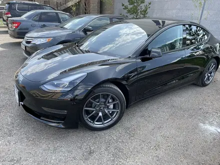 Tesla Model 3 2021 года за 16 200 000 тг. в Алматы – фото 2