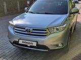Toyota Highlander 2013 года за 15 800 000 тг. в Алматы
