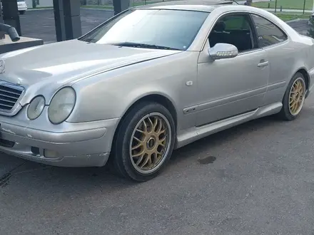 Mercedes-Benz CLK 320 1998 года за 3 500 000 тг. в Алматы