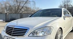 Mercedes-Benz S 600 2006 года за 7 300 000 тг. в Алматы – фото 2