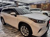 Toyota Highlander 2023 года за 24 000 000 тг. в Астана