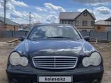 Mercedes-Benz C 180 2001 года за 2 800 000 тг. в Кокшетау – фото 2