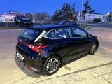 Hyundai i20 2023 года за 7 640 000 тг. в Костанай – фото 4