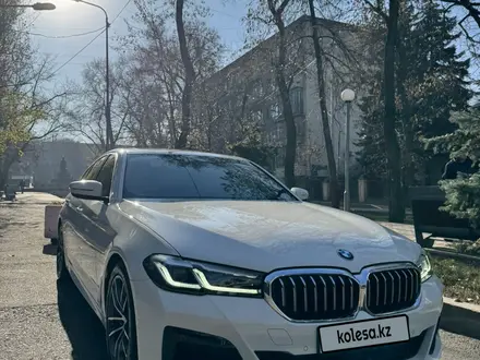 BMW 520 2021 года за 24 500 000 тг. в Алматы – фото 3