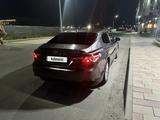 Toyota Camry 2020 года за 13 800 000 тг. в Актобе – фото 3