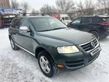 Volkswagen Touareg 2007 года за 5 500 000 тг. в Астана