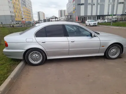 BMW 525 2000 года за 3 800 000 тг. в Астана – фото 2