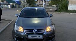 Volkswagen Jetta 2006 года за 2 800 000 тг. в Кокшетау – фото 2
