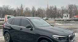 BMW X5 2021 года за 38 000 000 тг. в Алматы – фото 2