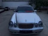 Mercedes-Benz E 200 2001 годаfor3 000 000 тг. в Сарыагаш