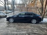 Toyota Camry 2021 года за 11 800 000 тг. в Алматы