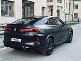 BMW X6 M 2022 года за 65 000 000 тг. в Караганда – фото 2