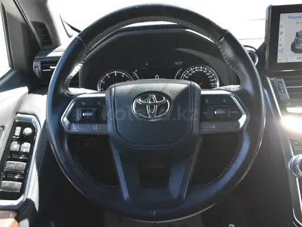 Toyota Land Cruiser 2024 года за 47 000 000 тг. в Атырау – фото 11