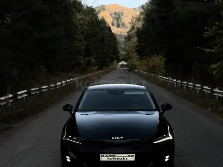 Kia K5 2022 года за 11 800 000 тг. в Алматы – фото 3