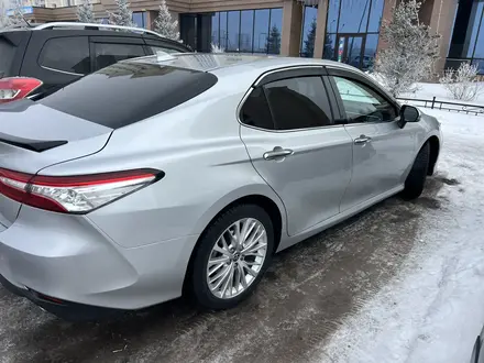 Toyota Camry 2020 года за 14 500 000 тг. в Костанай – фото 3