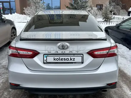 Toyota Camry 2020 года за 14 500 000 тг. в Костанай – фото 4