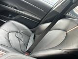 Toyota Camry 2020 года за 14 500 000 тг. в Костанай – фото 5