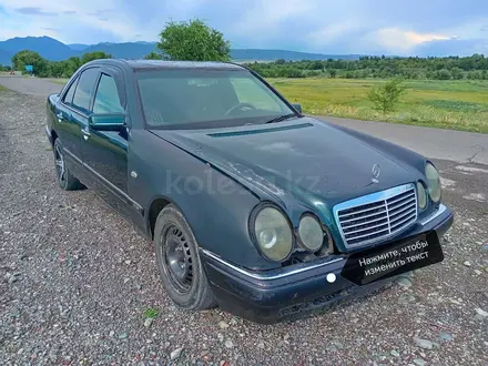 Mercedes-Benz E 200 1995 года за 1 200 000 тг. в Маканчи – фото 3