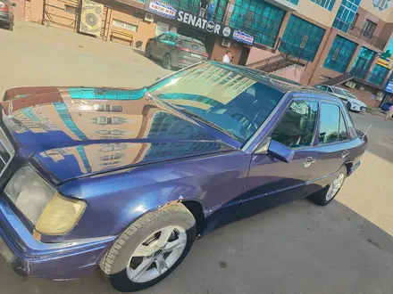 Mercedes-Benz E 200 1994 года за 2 200 000 тг. в Астана – фото 2