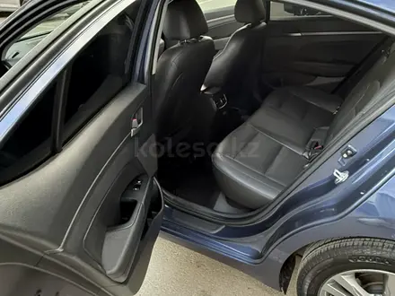 Hyundai Elantra 2018 года за 7 000 000 тг. в Алматы – фото 10