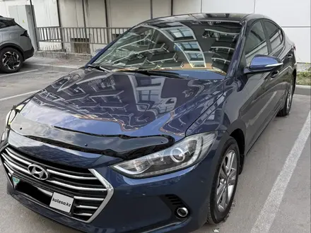 Hyundai Elantra 2018 года за 7 000 000 тг. в Алматы – фото 2