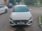 Hyundai i30 2023 годаүшін8 300 000 тг. в Караганда – фото 3