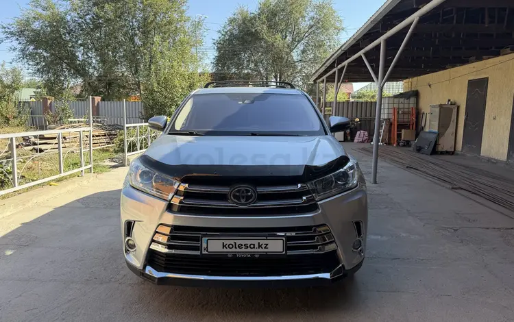 Toyota Highlander 2018 года за 15 800 000 тг. в Алматы