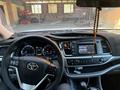 Toyota Highlander 2018 года за 15 800 000 тг. в Алматы – фото 7