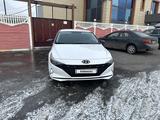 Hyundai Elantra 2021 года за 9 700 000 тг. в Караганда – фото 2